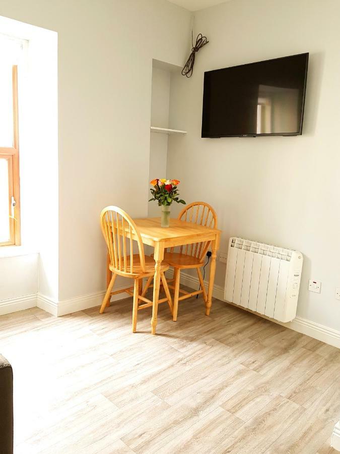 Townhouse In Centre Of Cobh Apartment Luaran gambar